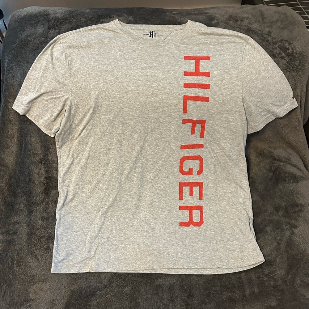Tommy Hilfiger Light Gray Tee with Vertical Red Lettering